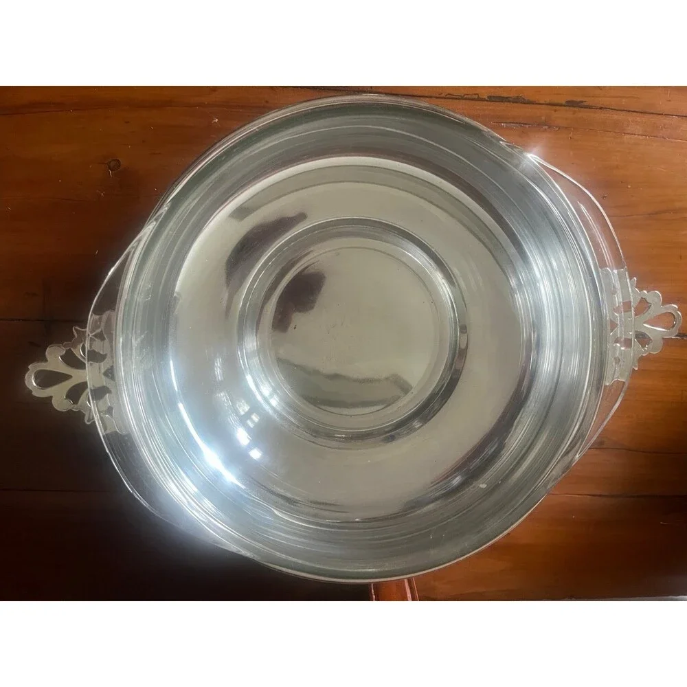Vintage Reed and Barton, silver plated 2 QT Casserole Dish W/ PYREX glass insert